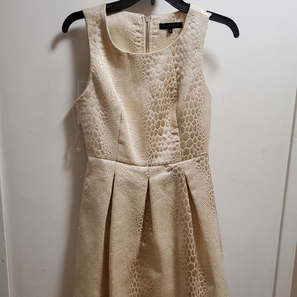 Gold scale dress - Picture 1 of 5